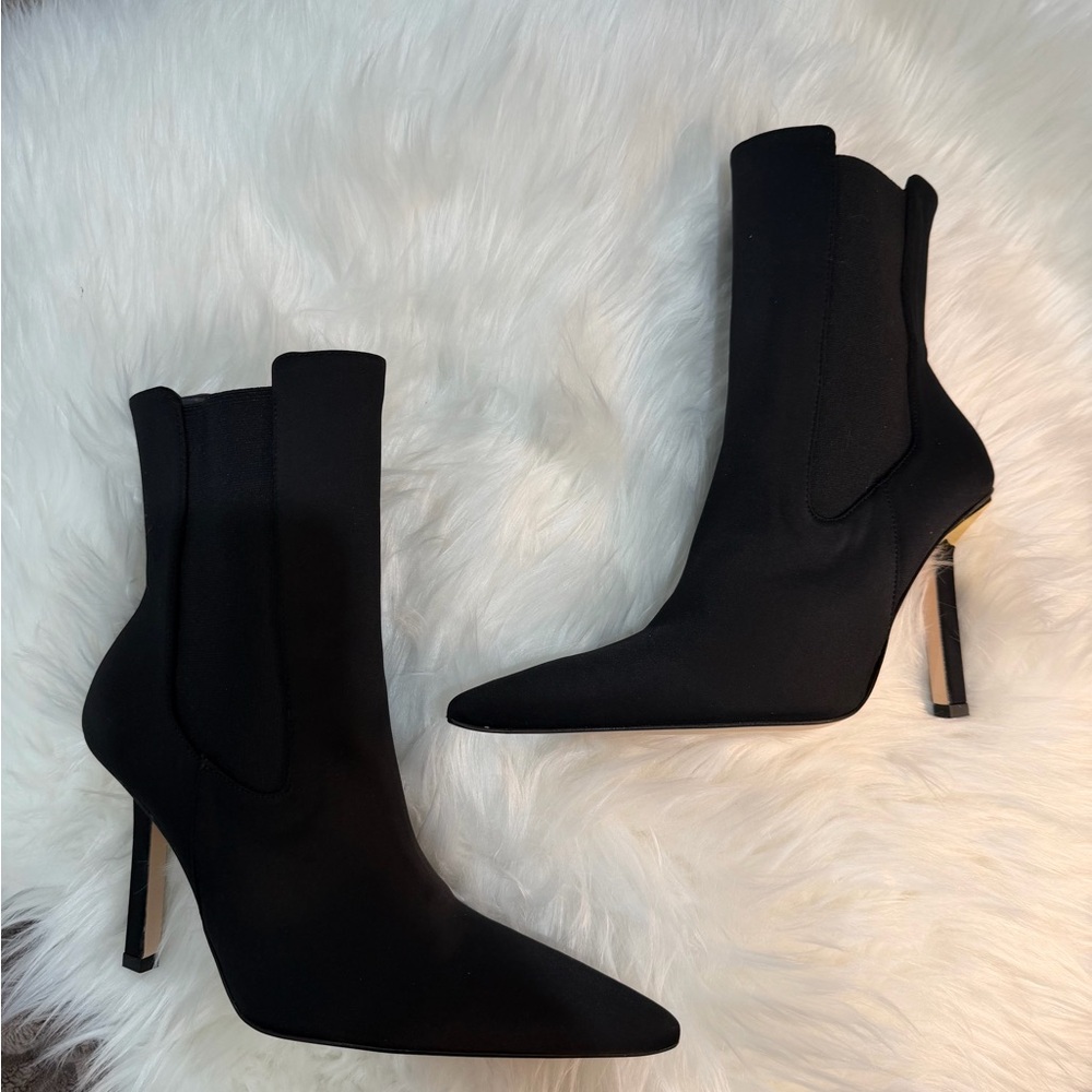 Good American Pointed Toe Heeled Booties